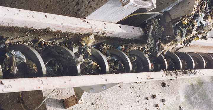 無軸，沒有中心軸，承載力小